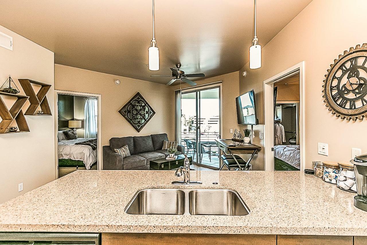 Shopping & Dining 1 Mile - 24 Hour Pool With Parking - 4036 Villa Phoenix Buitenkant foto